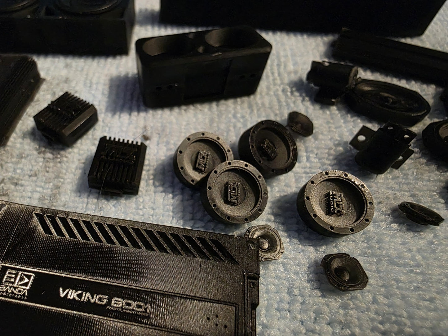 Audio-Subwoofer-Verstärker 6x9s im Maßstab 1/24