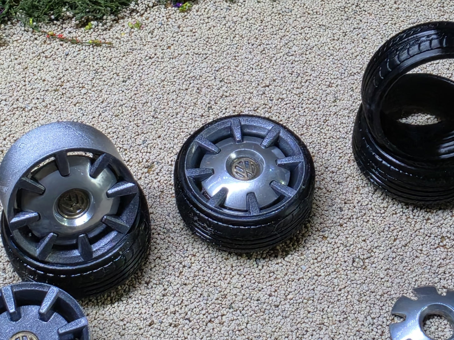 1/18 Scale VW BEETLE 3d Printed Wheels & RUBBER Stretched Tyres