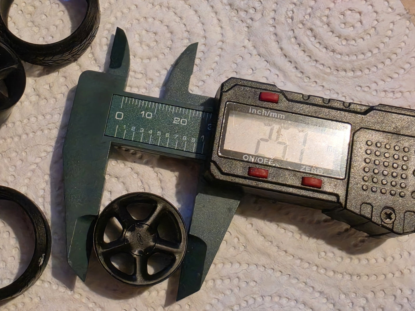 1/18 scale Ford Cosworth Wheels with Toyo RESIN Tyres & MCG OTTO HUBS