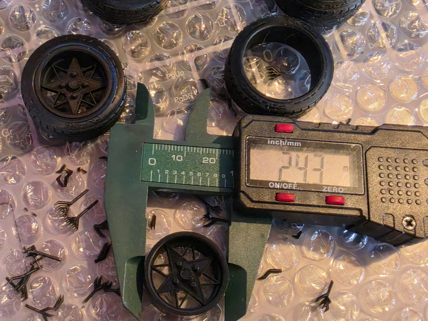 1/18 Scale OS Formula ASTROMAGS