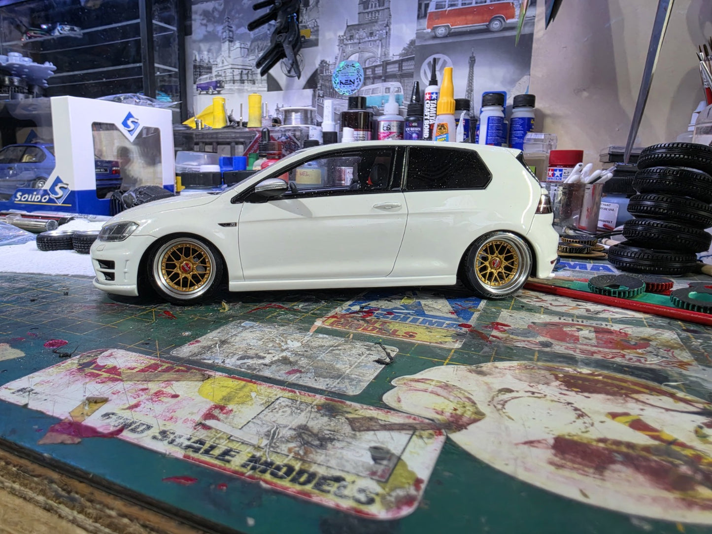 1/18 BBS RS2 Pre-painted Gold with Tyres RESIN DIECAST MODEL ***SALE ITEM***