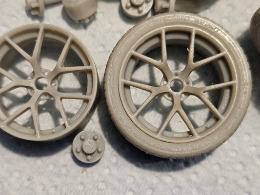 1/24 scale 20" BBS FL-R with Michelin tyres