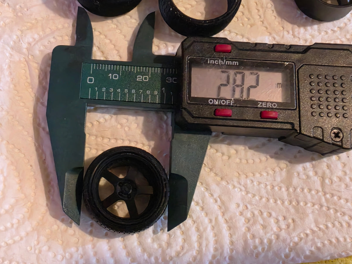 28mm Simmons FR1 with Resin Michelin Tyres