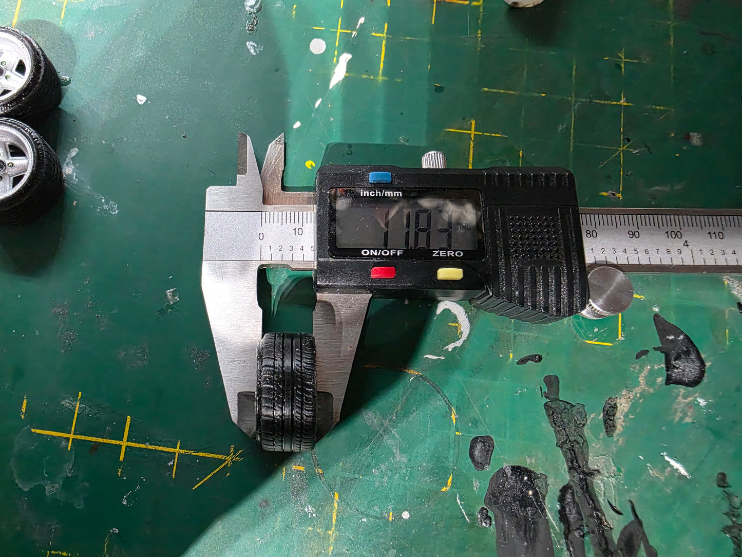 1/24 REVOLITE with Michelin Rubber tyres