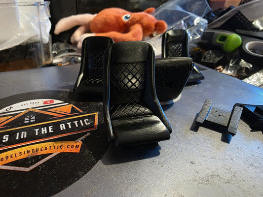 1/18 Old school seats