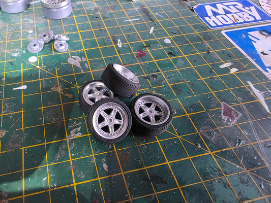 1/24 Volk CV Pro (Centre Caps Missing)