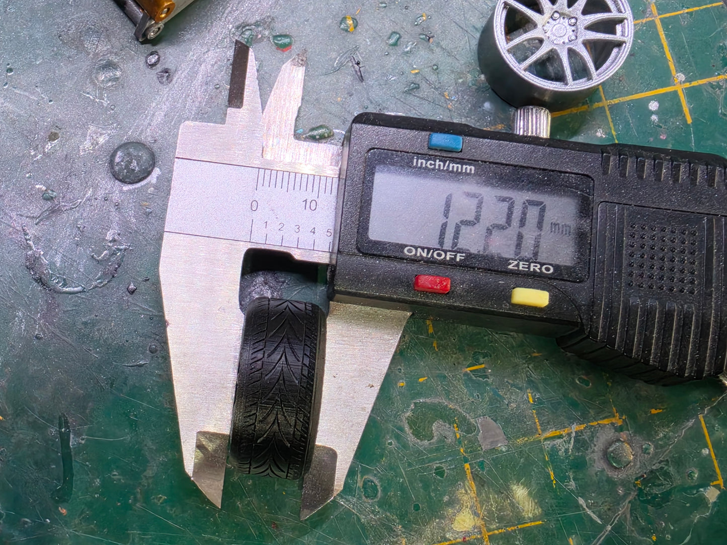 1/24 Rota Torque with Resin Tyres Pre-painted
