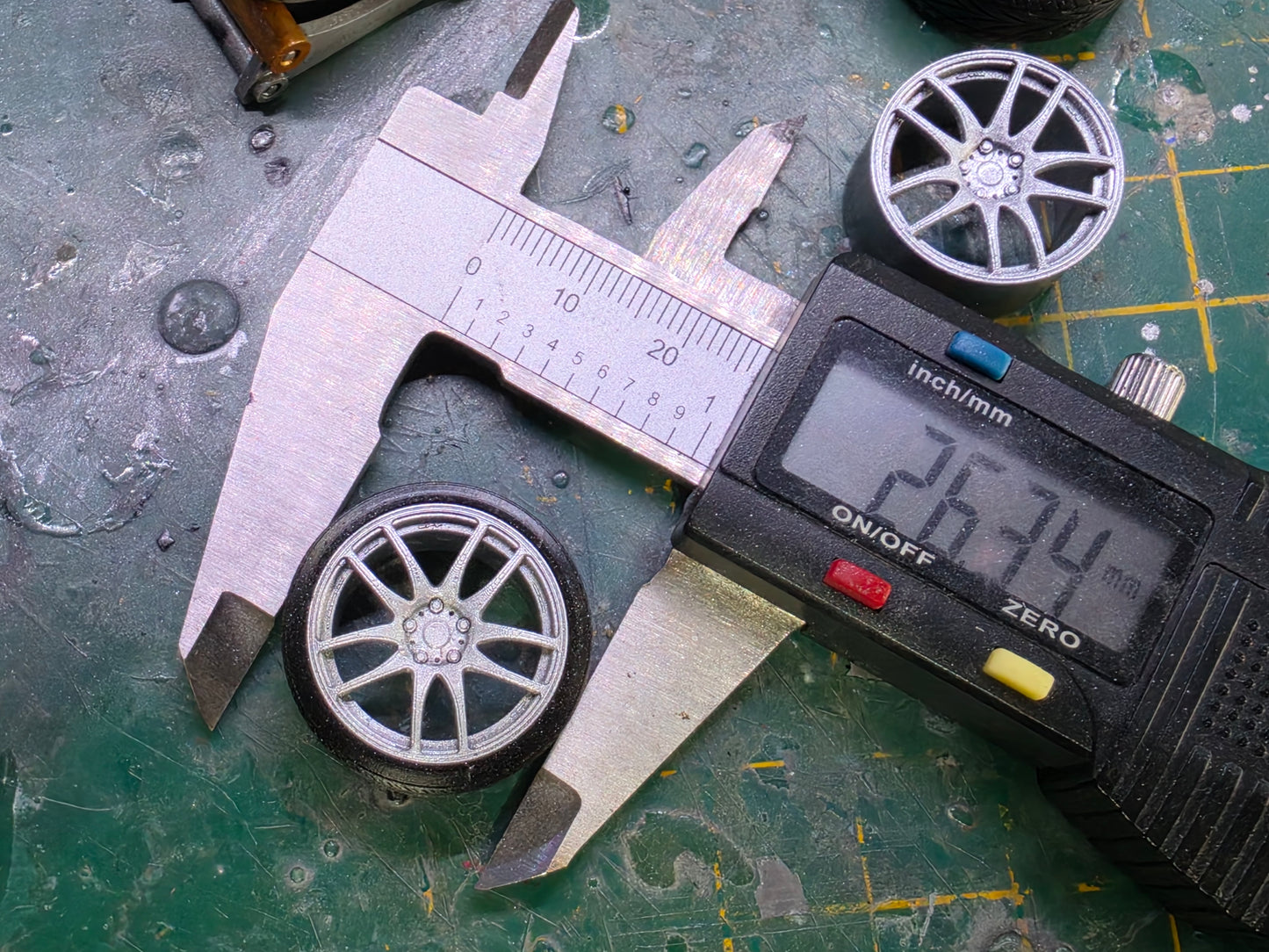 1/24 Rota Torque with Resin Tyres Pre-painted