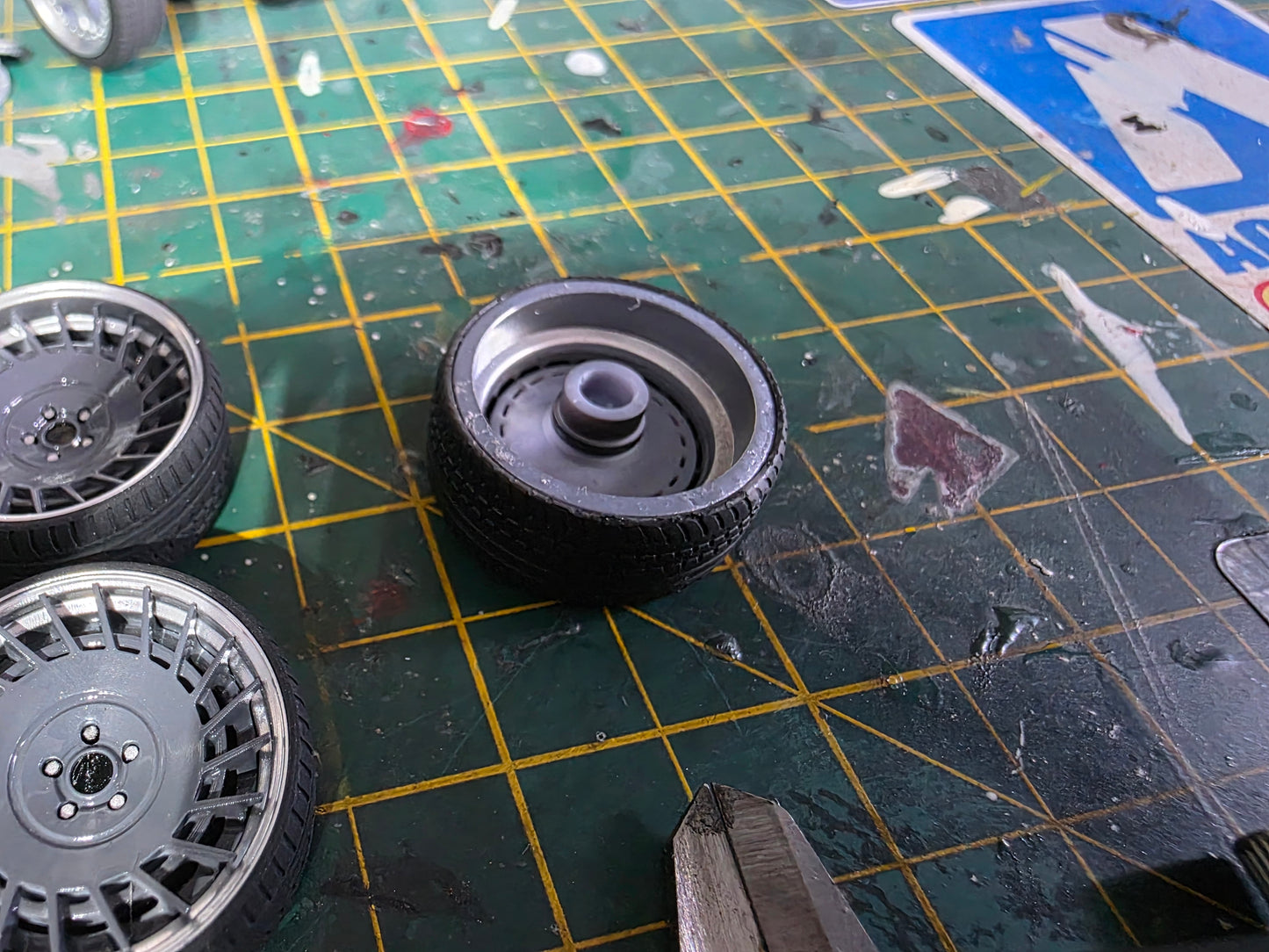 1/18 Rotiform CBU with Ultra Low Tyres