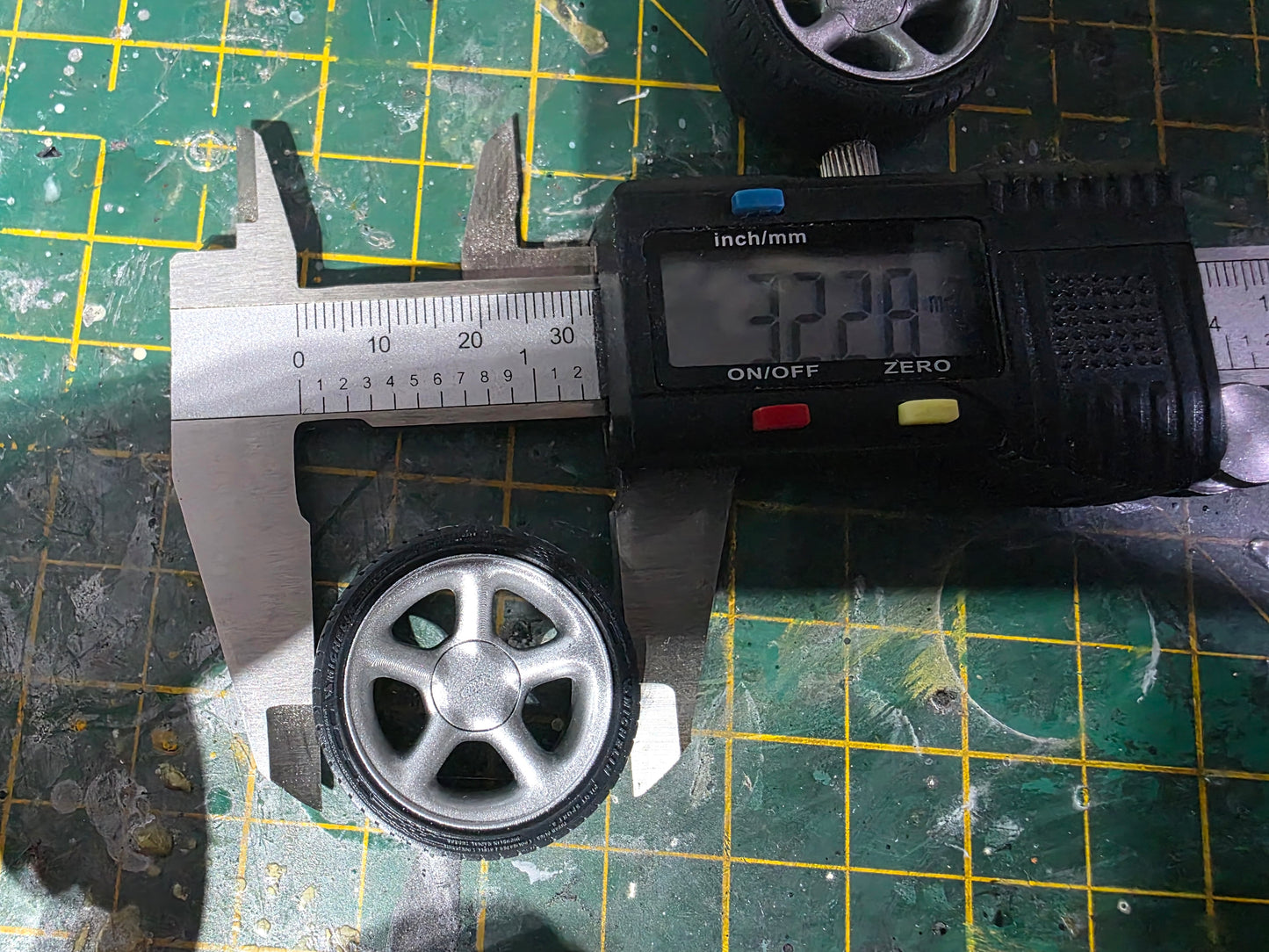 1/18 Cosworth with Michelin Tyres