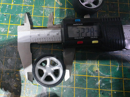 1/18 Cosworth with Michelin Tyres