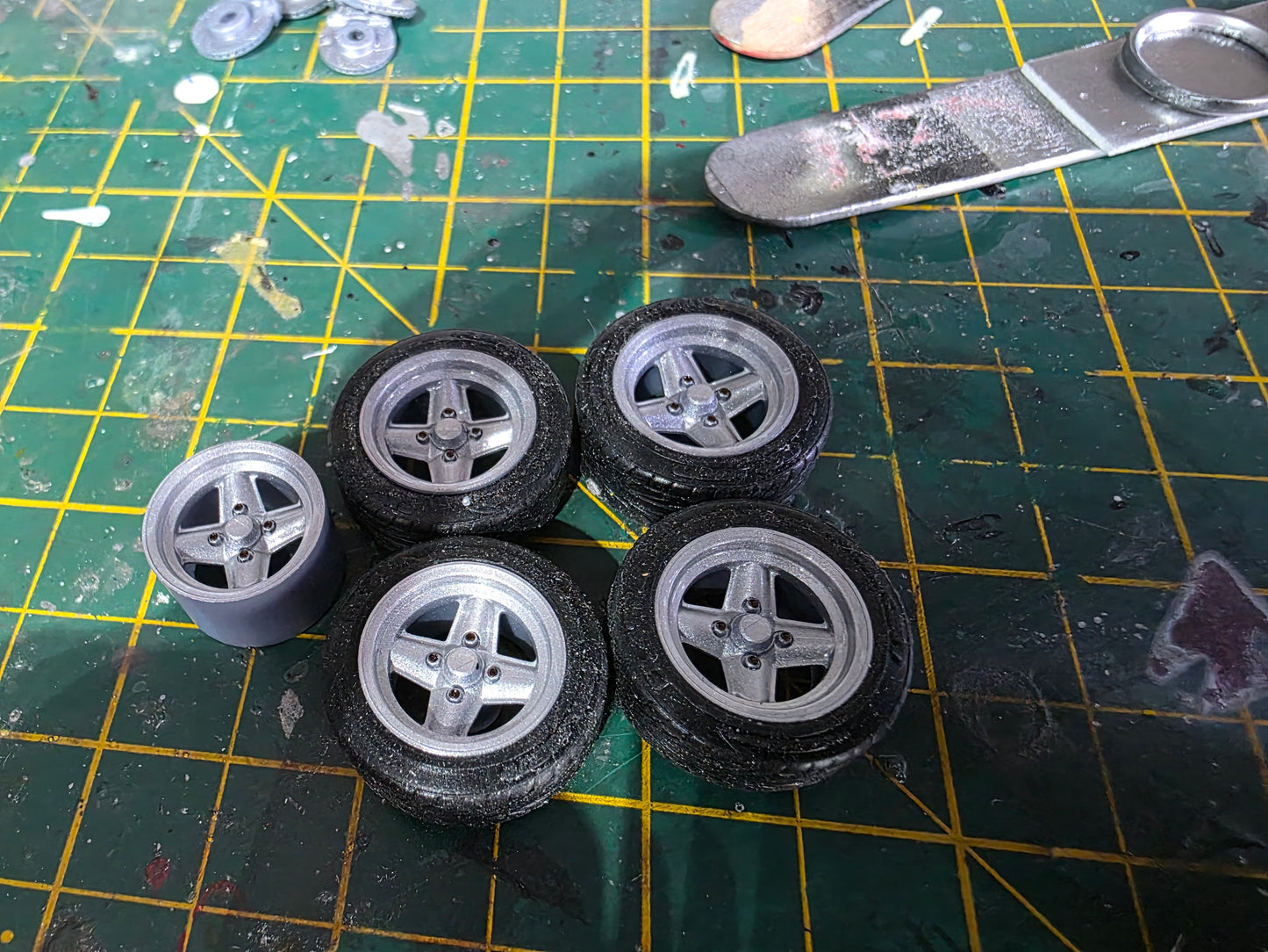 1/24 Revo Concaved with Rubber tyres