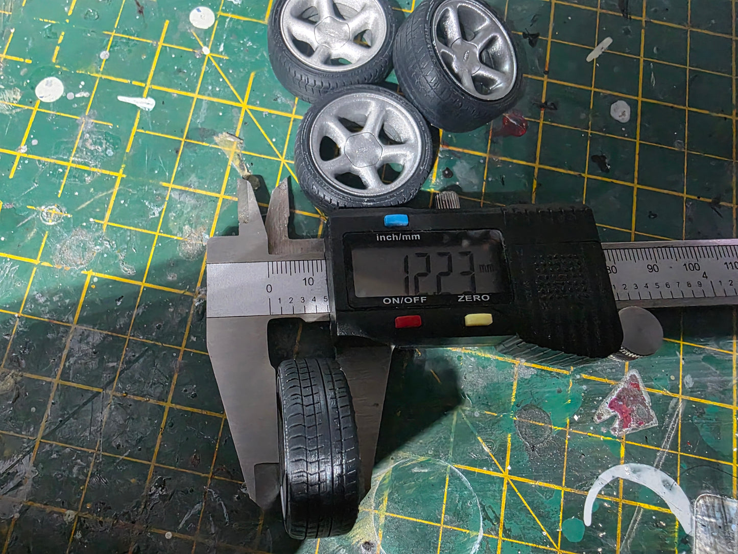 1/18 Cosworth with Michelin Tyres