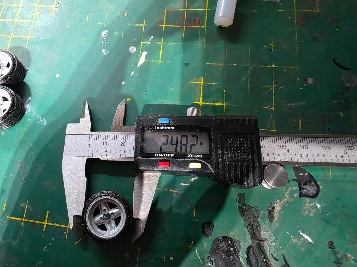 1/24 REVOLITE with Michelin Rubber tyres