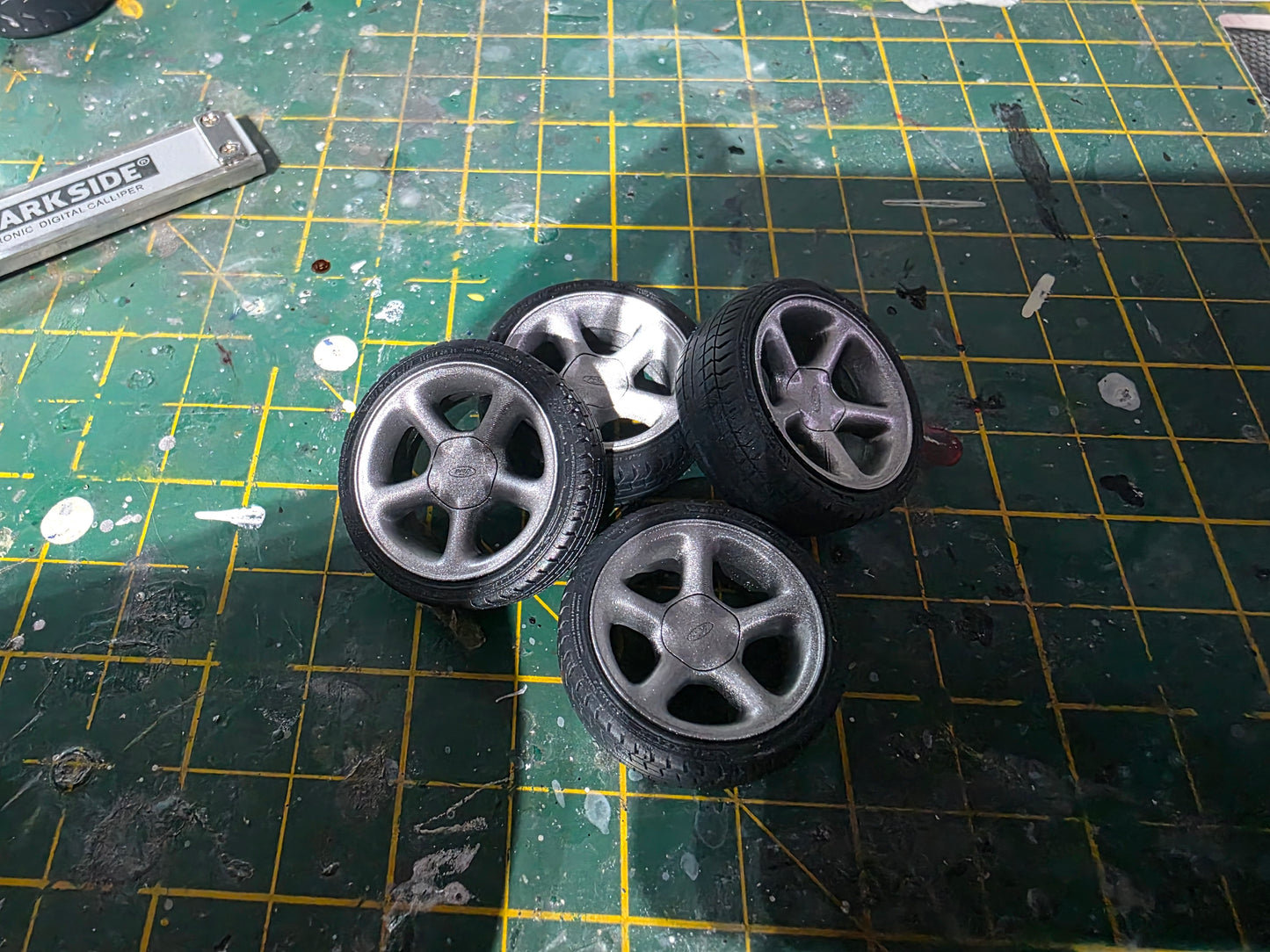 1/18 Cosworth with Michelin Tyres