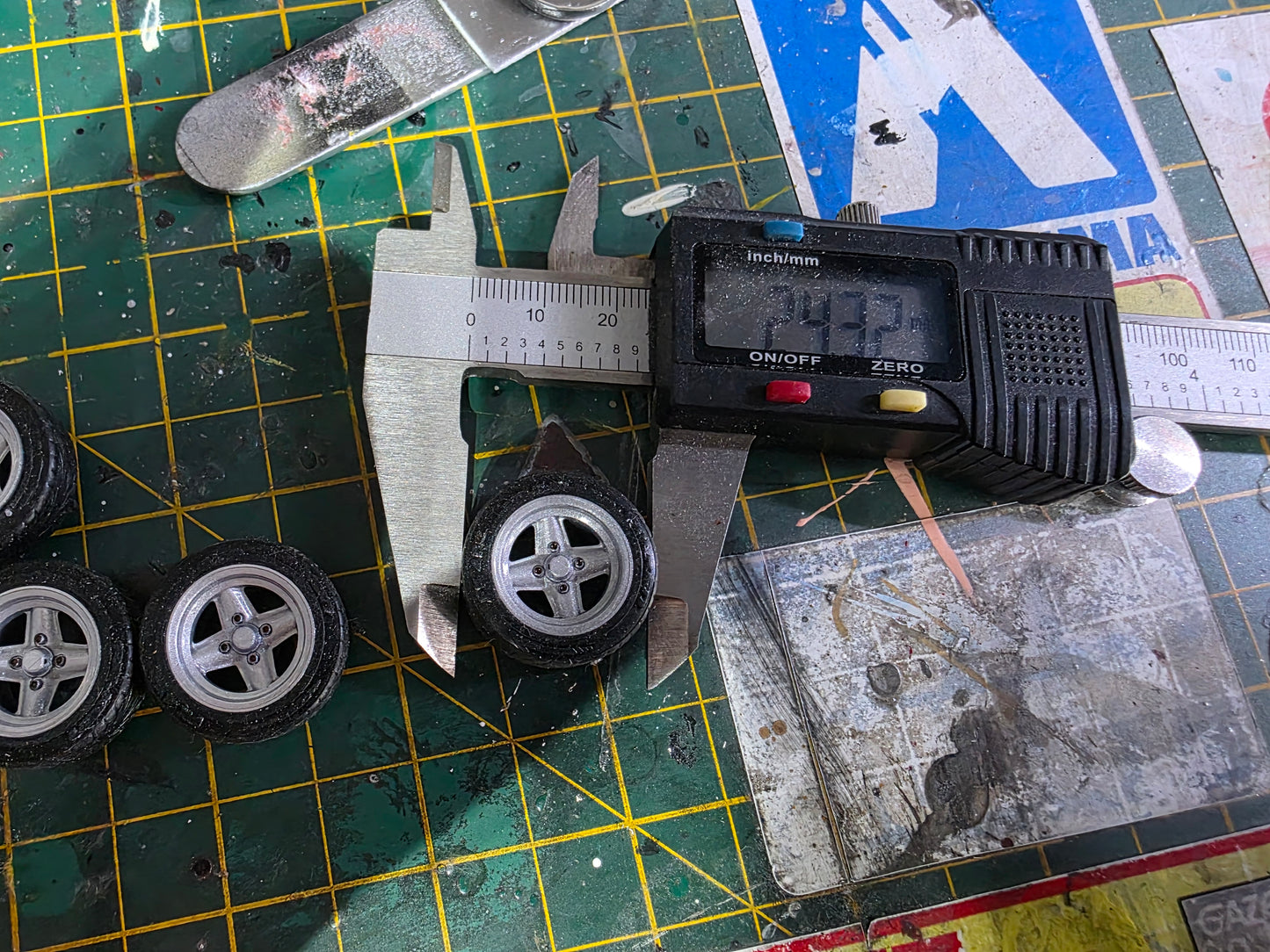 1/24 Revo Concaved with Rubber tyres