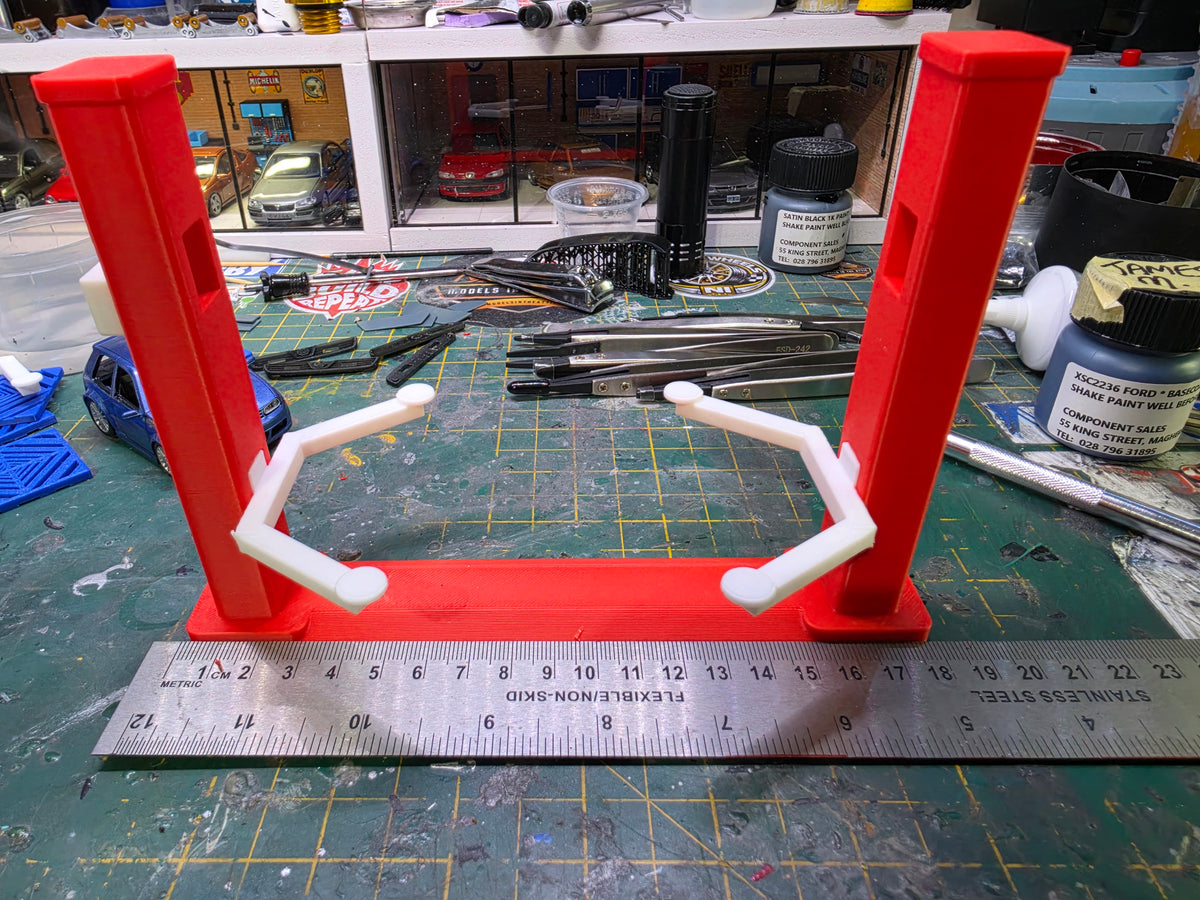 1/18 Scale 2 Post Lift for Dioramas