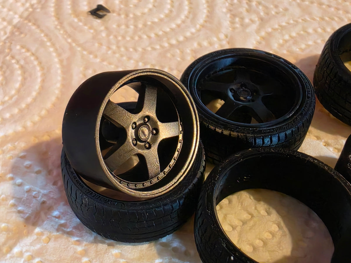 28mm Simmons FR1 with Resin Michelin Tyres