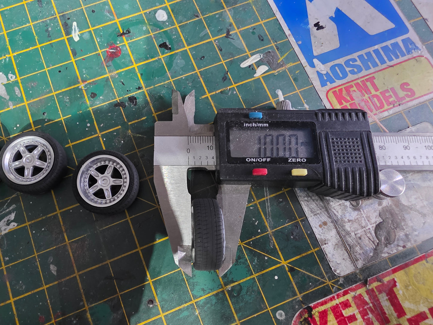 1/24 Volk CV Pro (Centre Caps Missing)