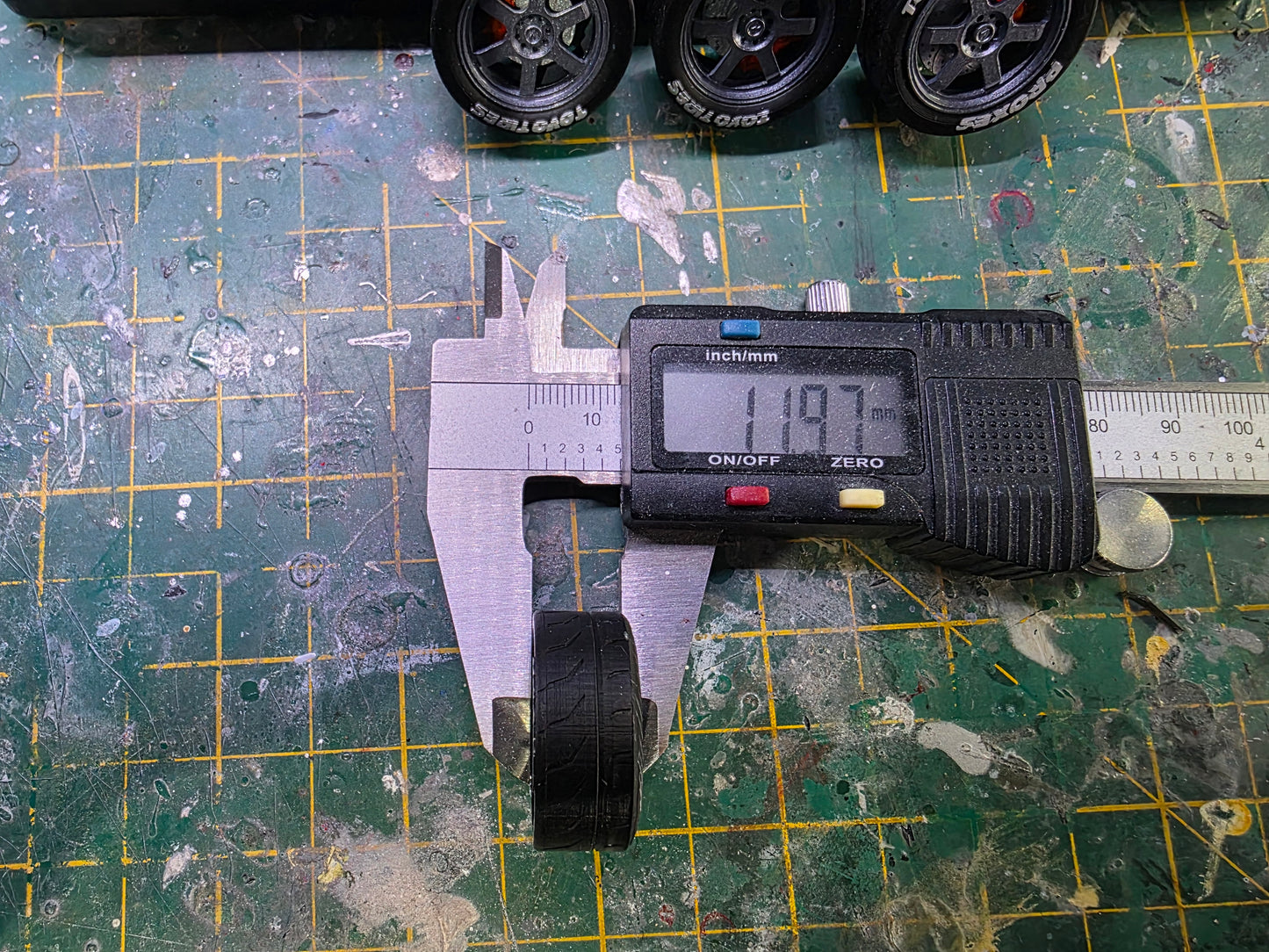 1/24 JR12 with Toyo Tyres