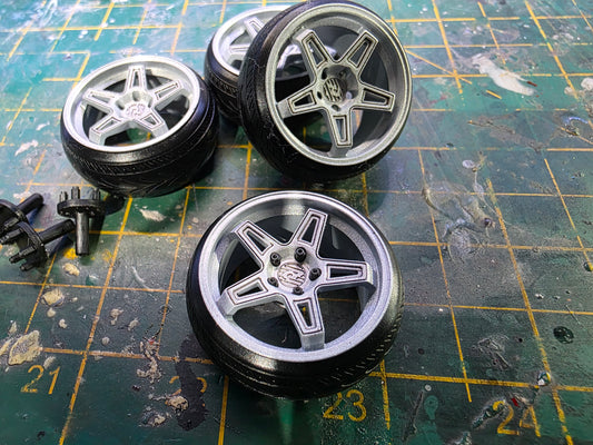 1/18 Power Wheel MS013 Silver with Stretched Tyres