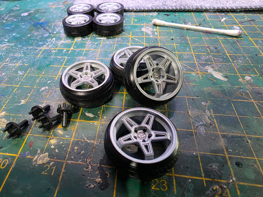1/18 Power Wheel MS013 Silver with Stretched Tyres