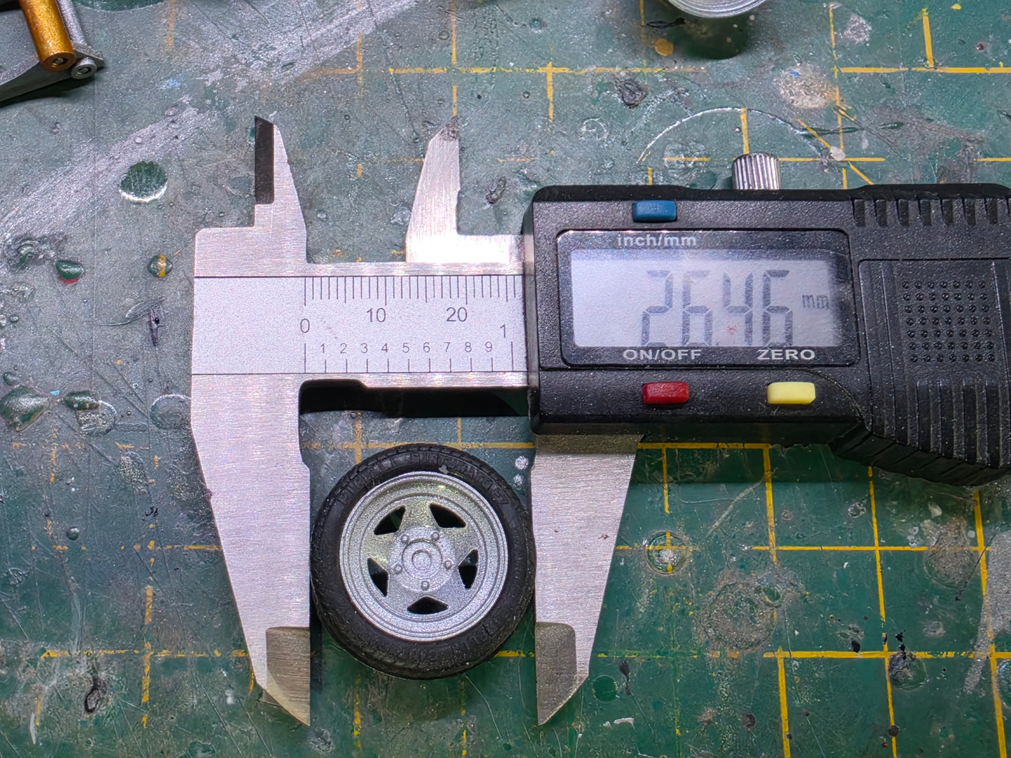 1/24 Jeep Banded Steels with Rubber Tyres Pre-painted