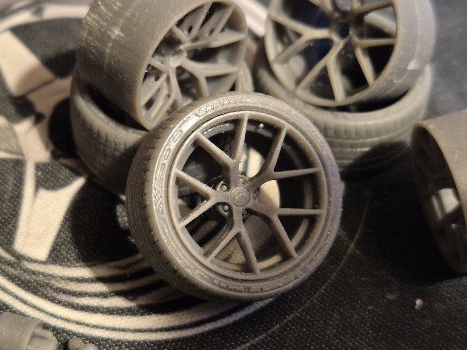 19" BBS FL-Felgen, Michelin-Reifen, Tamiya Aoshima